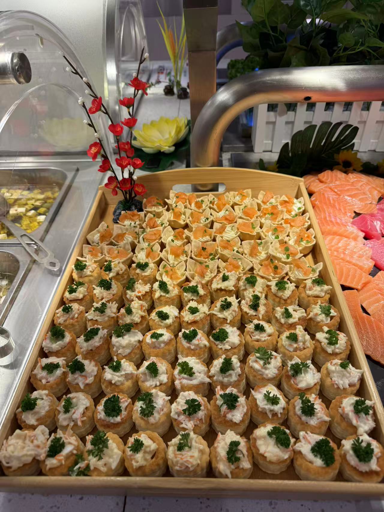 Sélection de sushis frais au buffet asiatique Wok d'Asie à Hornu