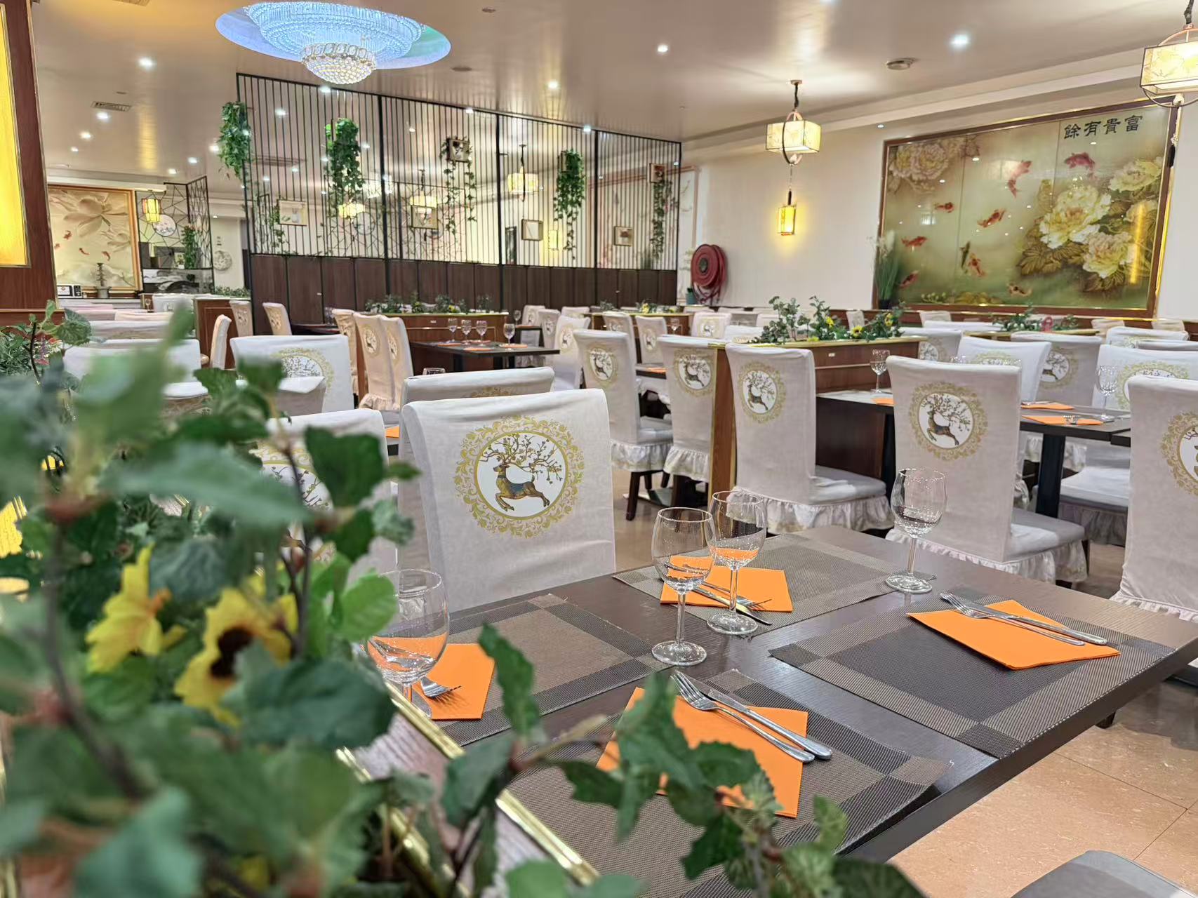 Grande salle du restaurant Wok d'Asie à Hornu